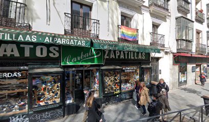 Placa "Madrid agradecido a calzados Caballo"