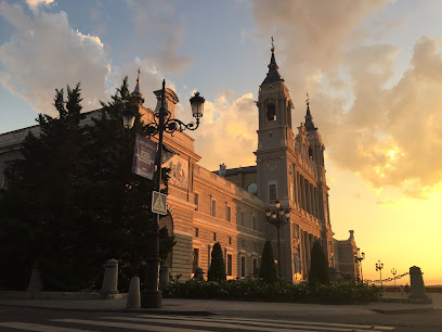 Restos de La antigua Iglesia de la Almudena